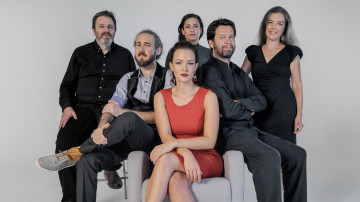 Felfrissült zenével és új klippel tér vissza a folk szupergroup, a Chalga