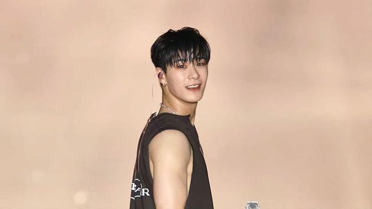 Moonbin barátai közös dallal emlékeznek rá