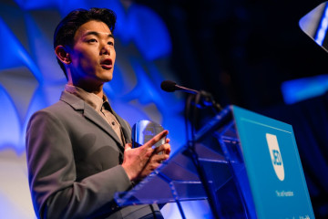 Eric Nam a mentális egészség hangja – rangos díjat kapott New Yorkban